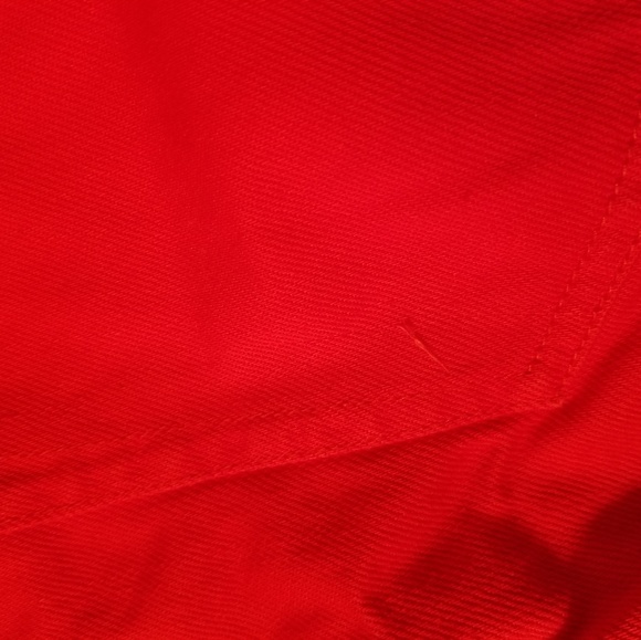 Red highwaisted shorts - Picture 4 of 4